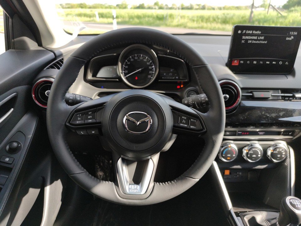 Mazda 2 2  HOMURA RFK klimaaut Lenkh Einparkhh Voll-LED  - 