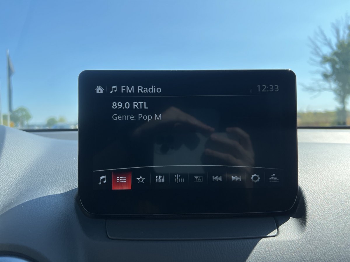 Mazda 2 2 HOMURA Voll-LED Klimaaut RFK Carplay Einparkhh - 