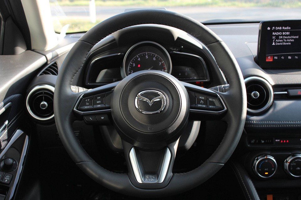 Mazda 2 2 SPORTS RFK Klimaaut LogIn Matrix Sitzheizg Tem - 