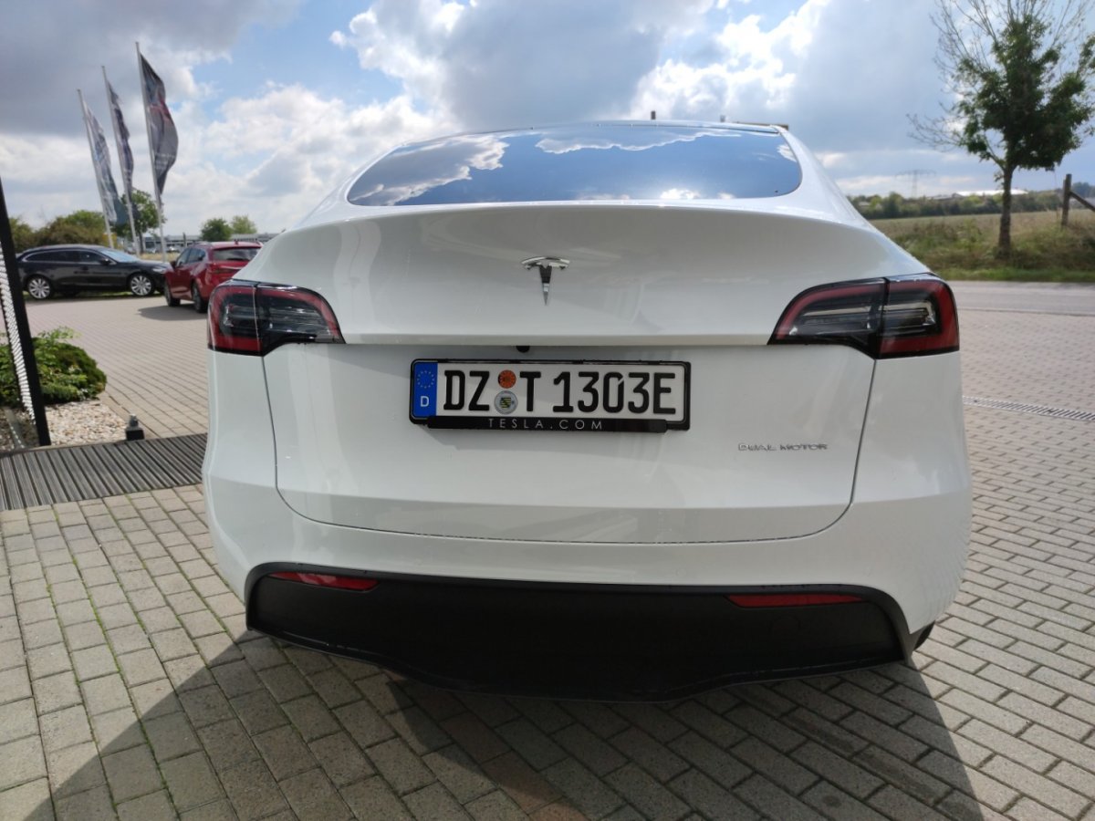 Tesla Model Y Model Y Long Range Tempomat Freisprech Klimaaut  - 