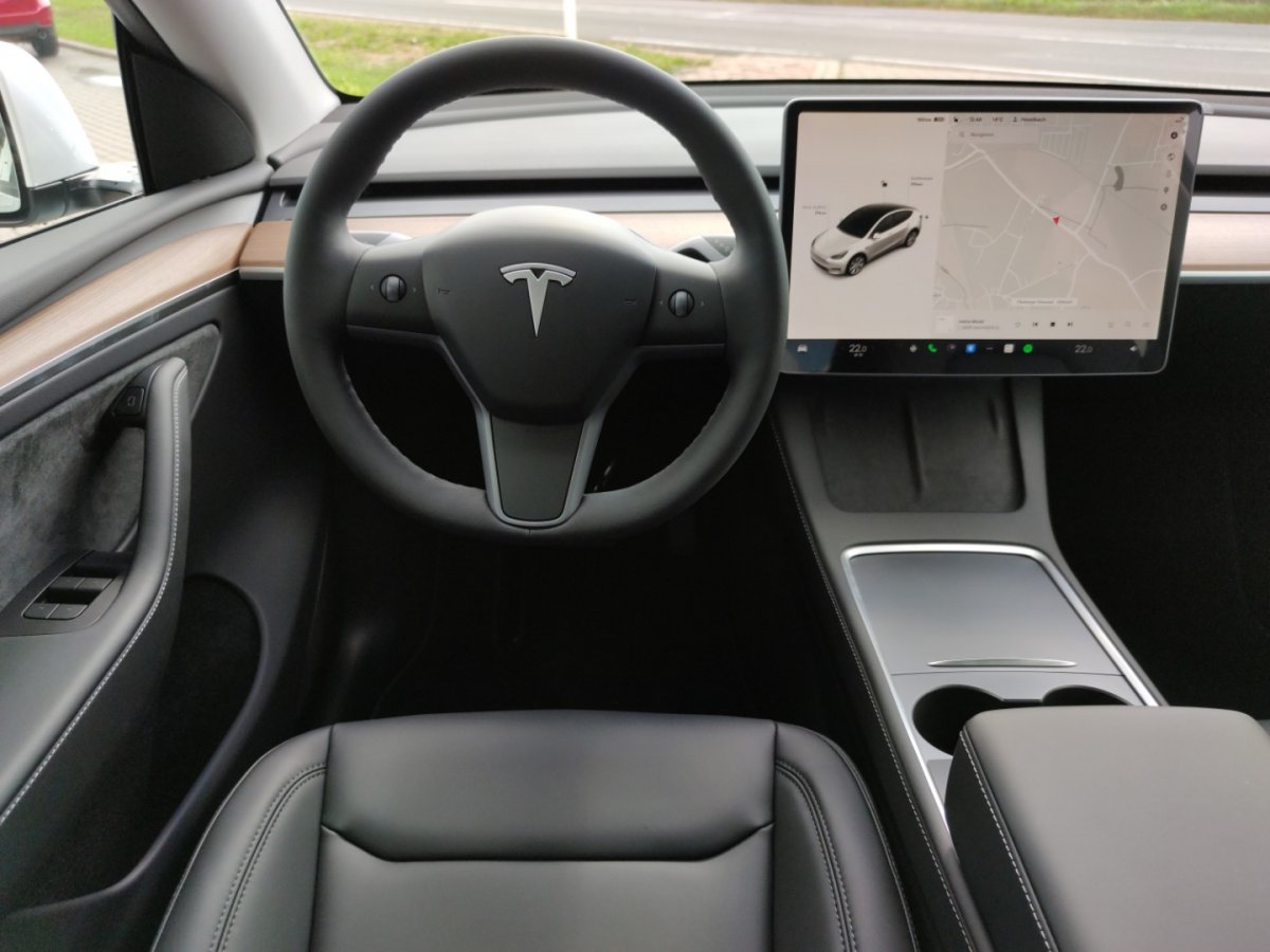 Tesla Model Y Model Y Long Range Tempomat Freisprech Klimaaut  - 