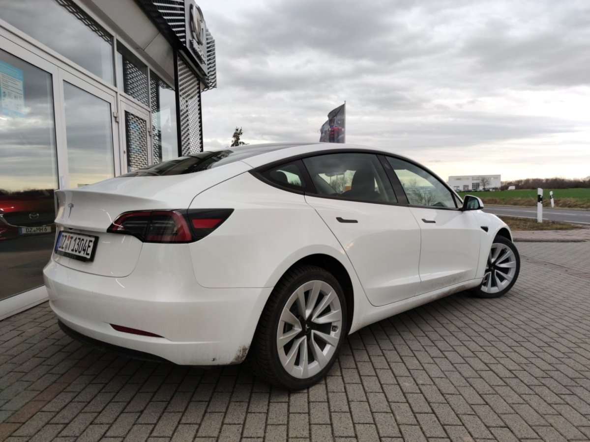 Tesla Model 3 Model 3 19Zoll Standard Range Plus RWD + Winterr - 