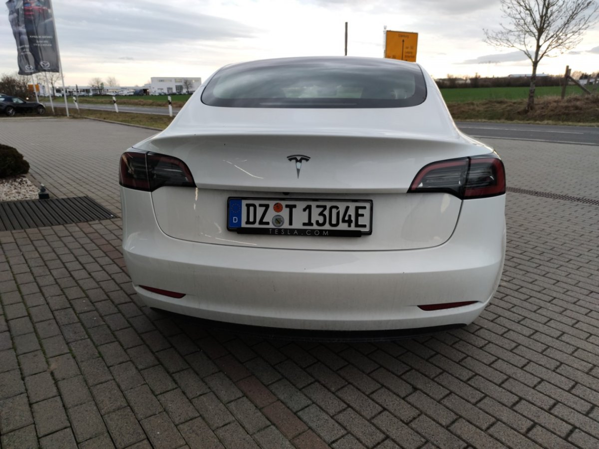 Tesla Model 3 Model 3 19Zoll Standard Range Plus RWD + Winterr - 