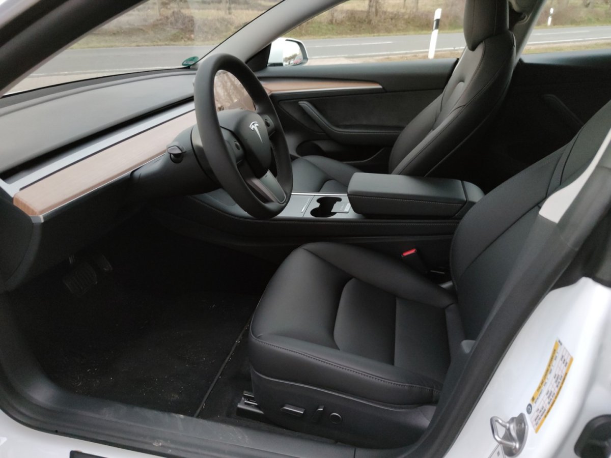 Tesla Model 3 Model 3 19Zoll Standard Range Plus RWD + Winterr - 