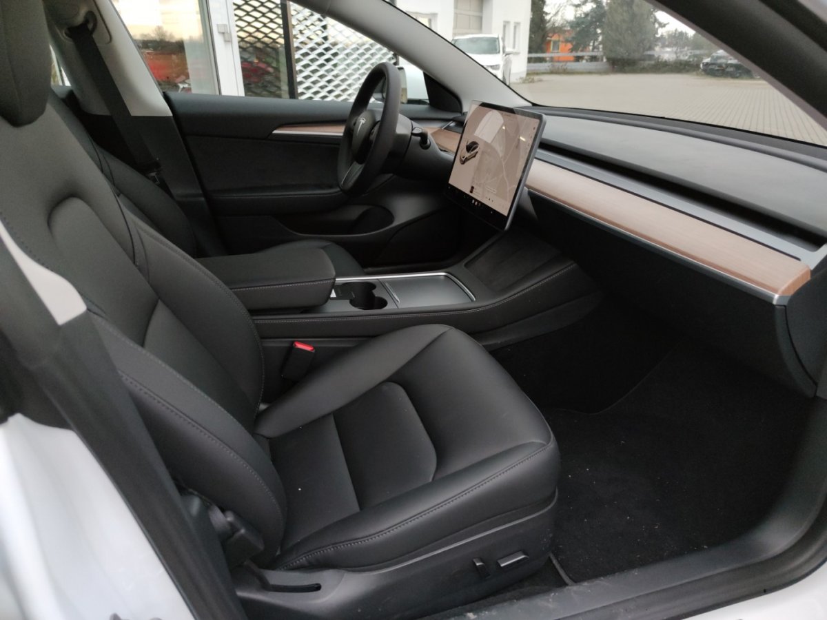 Tesla Model 3 Model 3 19Zoll Standard Range Plus RWD + Winterr - 